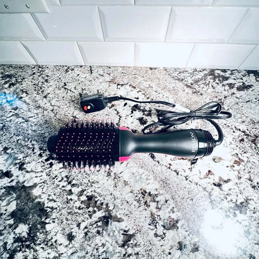 Revlon One-Step Hair Dryer & Volumizer Hot Air Brush!